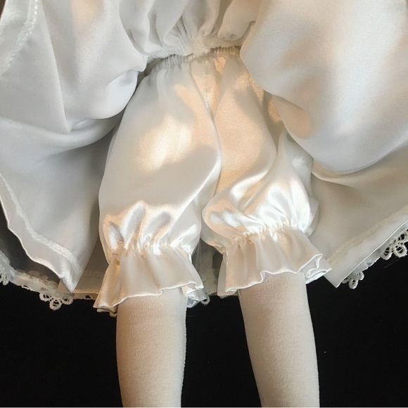 Vintage Religious Girl Porcelain Doll - Picture 6 of 11